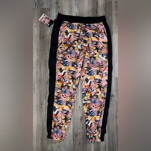 The North Face Women's Printed Hydrenaline 2000 WindWall  Floral Print Joggers M
